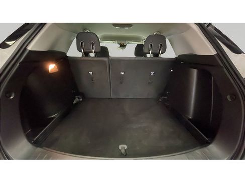 Used 2025 Chevrolet TrailBlazer LT AWD/4WD image 16