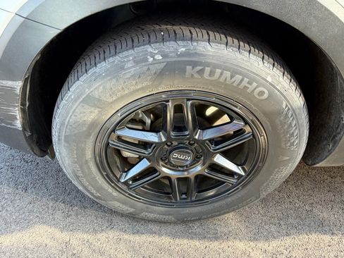 Used 2020 Kia Telluride LX FWD image 6