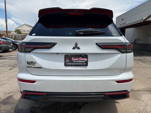 New 2026 Mitsubishi Outlander AWD image 3