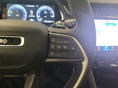 New 2025 Jeep Grand Cherokee L Limited w/ Luxury Tech Group II image 17