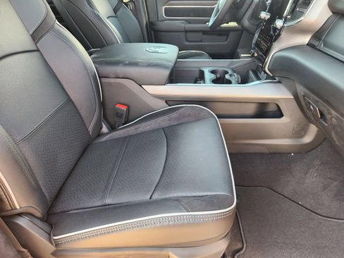 New 2026 RAM 2500 Laramie AWD/4WD image 13