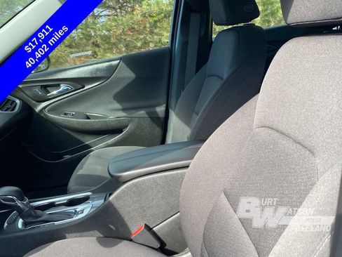 Used 2023 Chevrolet Malibu LT image 9