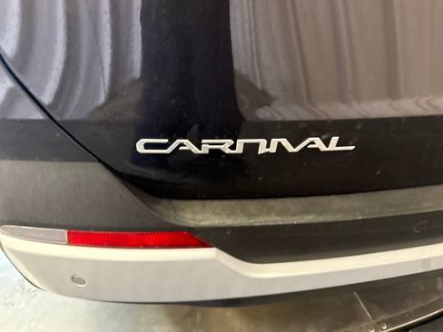 Used 2026 Kia Carnival LXS FWD image 13