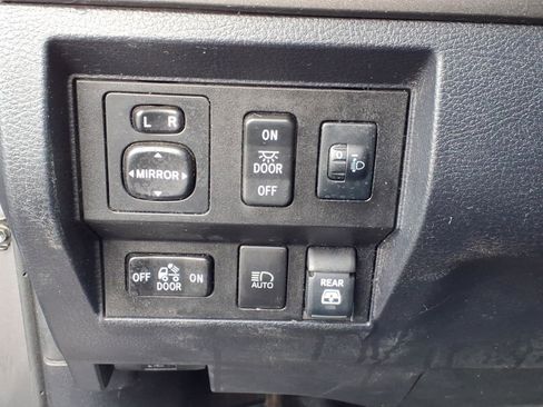 Used 2019 Toyota Tundra SR5 AWD/4WD image 11