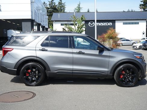 Used 2021 Ford Explorer ST w/ Equipment Group 401A AWD/4WD image 2