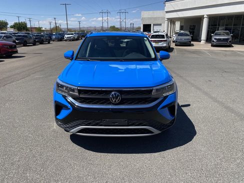 Used 2023 Volkswagen Taos SE w/ Panoramic Sunroof Package FWD image 37