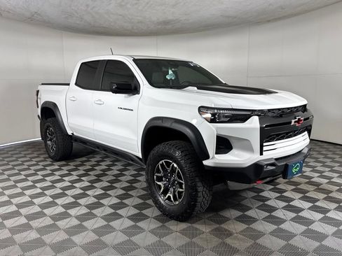 Certified 2023 Chevrolet Colorado ZR2 w/ ZR2 Convenience Package III AWD/4WD image 3