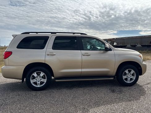 Used 2010 Toyota Sequoia SR5 image 6