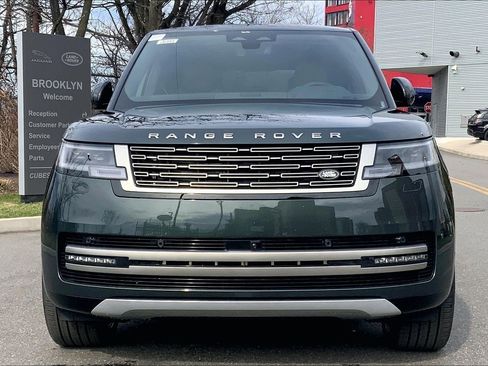New 2026 Land Rover Range Rover Long Wheelbase SE image 3