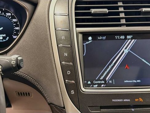 Used 2018 Lincoln MKX Reserve AWD/4WD image 16