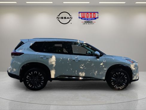 Used 2024 Nissan Rogue Platinum w/ Platinum Premium Package AWD/4WD image 2
