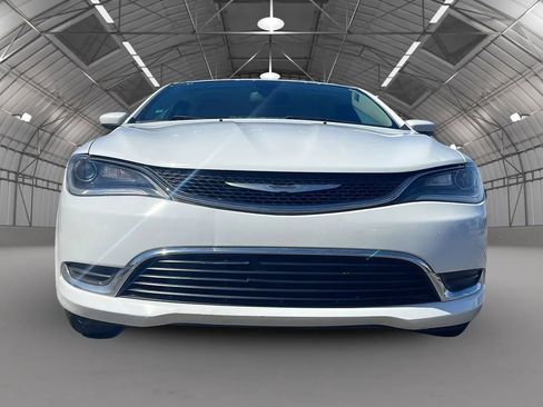 Used 2015 Chrysler 200 Limited w/ Convenience Group FWD image 9