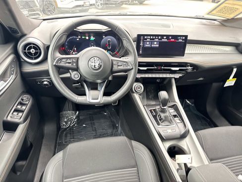 Used 2025 Alfa Romeo Tonale AWD/4WD image 7