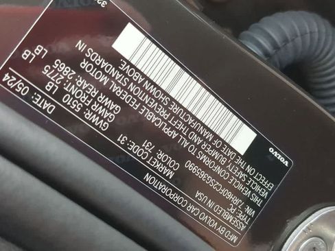 Certified 2025 Volvo S60 T8 Plus AWD/4WD image 33