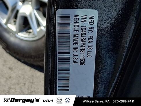 Used 2024 Jeep Wagoneer L 4WD image 29