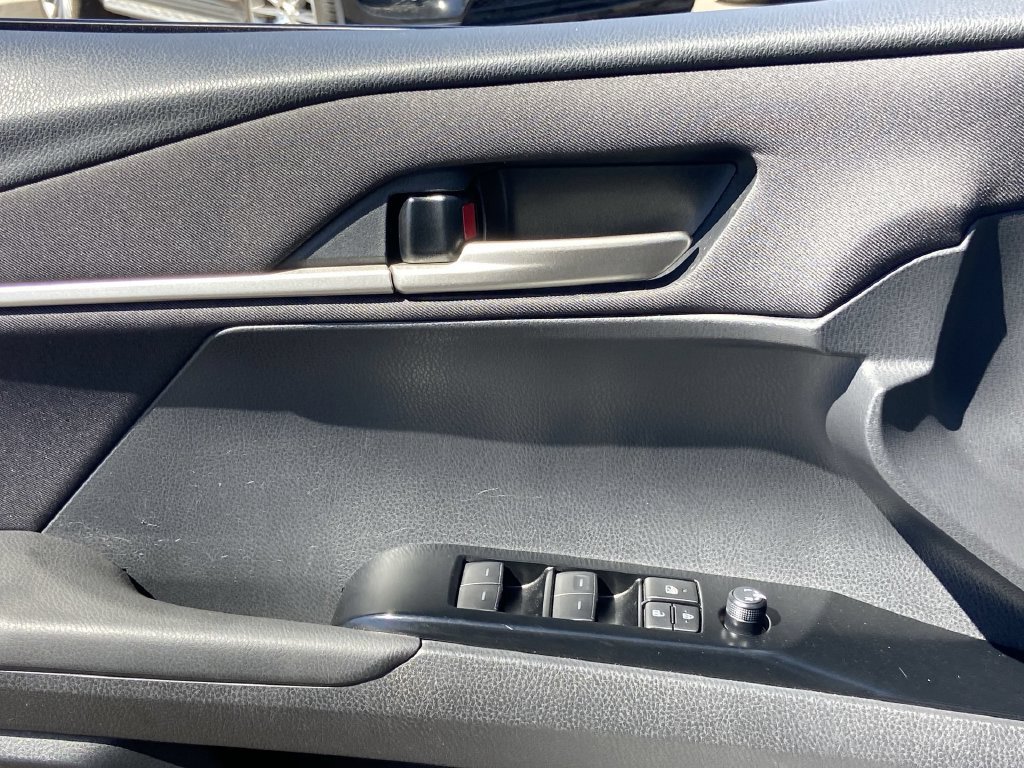 Used 2025 Toyota Camry LE FWD image 18