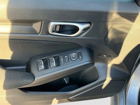 Used 2022 Honda Civic Sport image 17