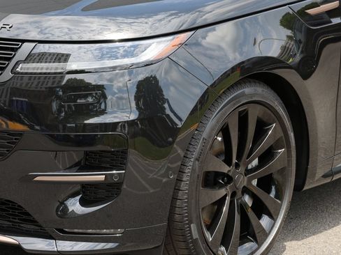 New 2026 Land Rover Range Rover Sport Dynamic SE AWD/4WD image 14