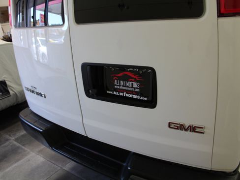 Used 2020 GMC Savana 3500 LT w/ LT Preferred Equipment Group image 6