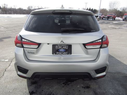 Used 2023 Mitsubishi Outlander Sport SE image 6