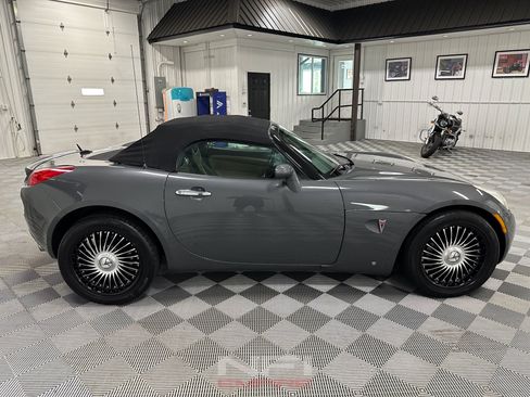 Used 2008 Pontiac Solstice Convertible w/ Premium Package RWD image 13