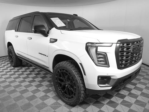 Used 2026 GMC Yukon XL Denali Ultimate AWD/4WD image 3