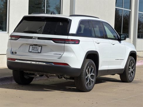 New 2025 Jeep Grand Cherokee Limited w/ Luxury Tech Group II image 5