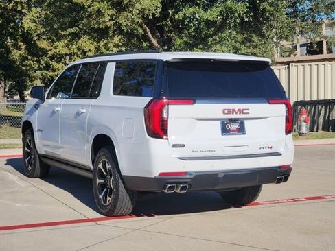 Used 2025 GMC Yukon XL AT4 w/ AT4 Premium Package image 3
