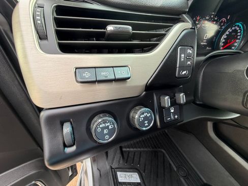 Used 2019 GMC Yukon Denali w/ Open Road Package AWD/4WD image 12
