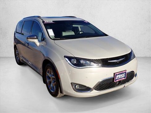 Used 2017 Chrysler Pacifica Limited w/ Advanced Safetytec Group image 6