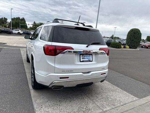 Used 2019 GMC Acadia Denali w/ Technology Package AWD/4WD image 8