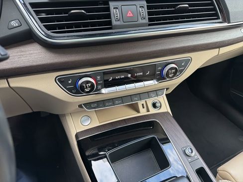 Used 2023 Audi Q5 2.0T Premium Plus w/ Premium Plus Package AWD/4WD image 18