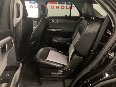 Used 2024 Ford Explorer XLT w/ Equipment Group 202A AWD/4WD image 32
