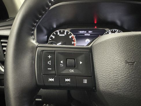 Used 2025 Nissan Rogue SV image 19