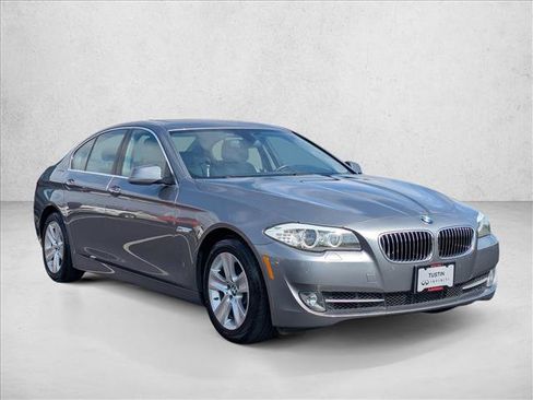 Used 2013 BMW 528i Sedan RWD image 3