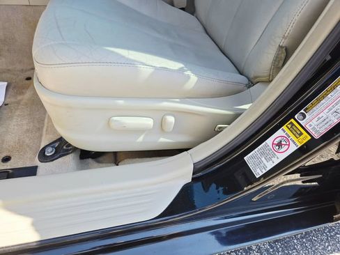 Used 2011 Toyota Camry XLE w/ SE/XLE Extra-Value Pkg FWD image 15