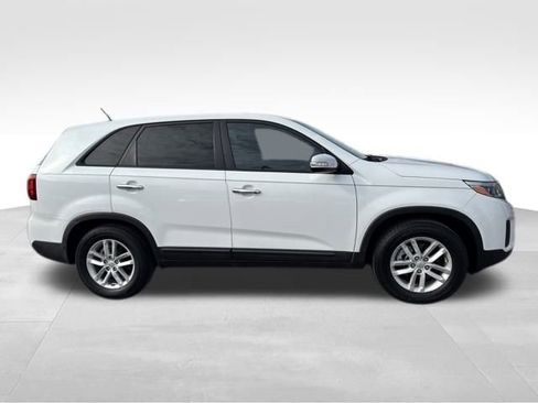 Used 2014 Kia Sorento LX image 6