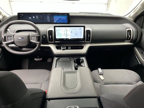 Used 2025 Ford Expedition Max Active AWD/4WD image 4