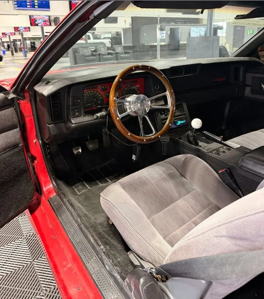 Used 1991 Chevrolet Camaro Z28 RWD image 8
