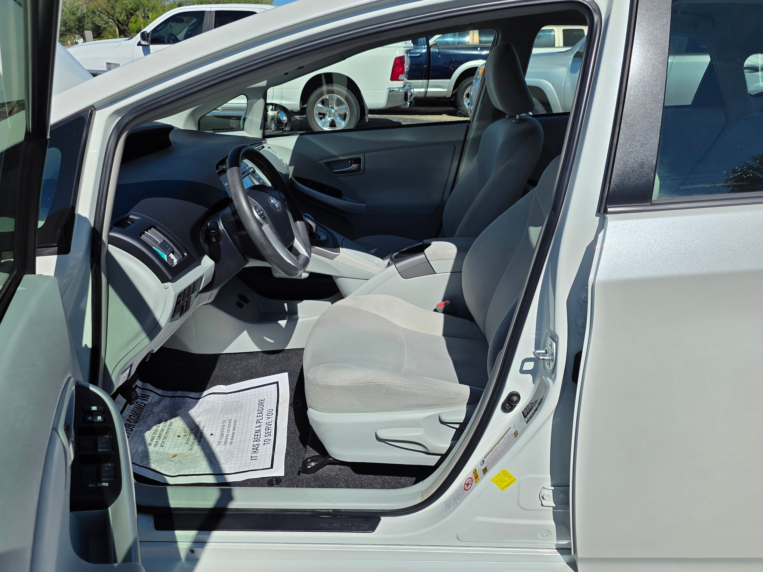 Used 2014 Toyota Prius Three w/ Preferred Accessory Package FWD image 13