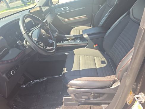Used 2025 Ford Explorer ST-Line AWD/4WD image 12