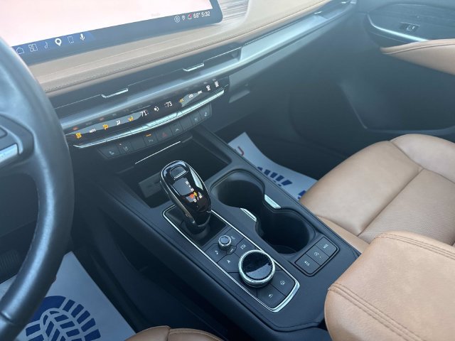Used 2024 Cadillac XT4 Premium Luxury AWD/4WD image 46