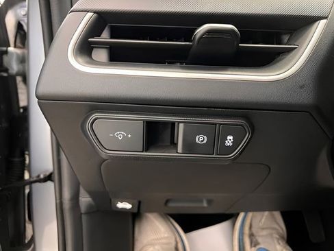 Used 2025 Kia K4 LXS image 14