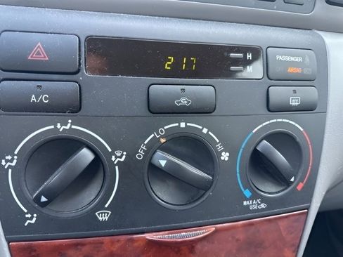 Used 2005 Toyota Corolla LE image 15