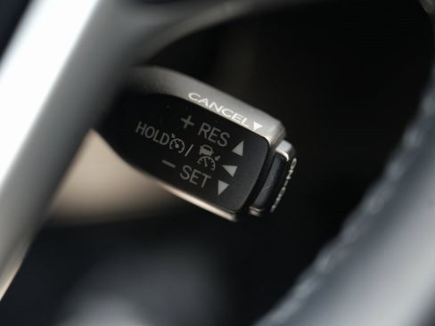 Used 2017 Toyota Highlander Limited image 48