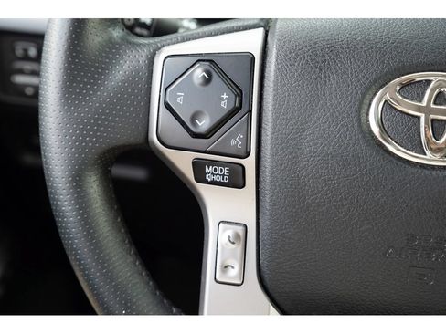 Used 2020 Toyota 4Runner 4WD image 19