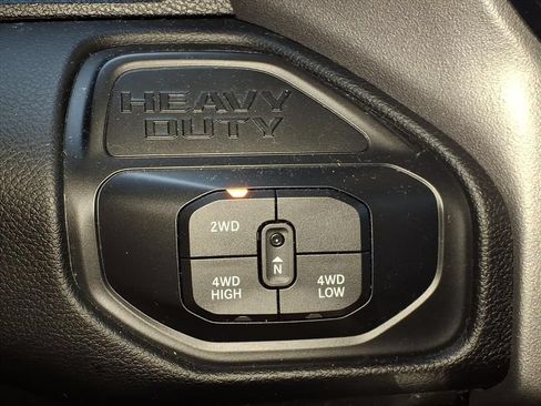Used 2025 RAM 2500 Laramie AWD/4WD image 16