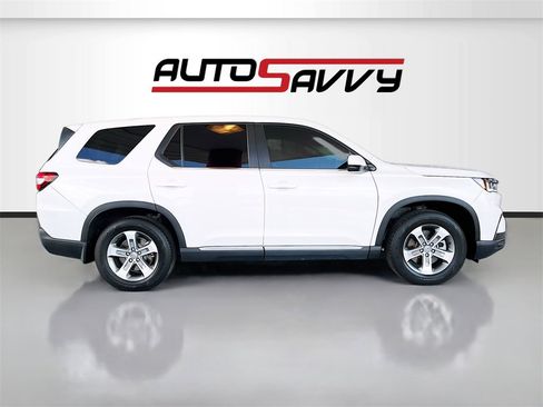 Used 2023 Honda Pilot EX-L image 8