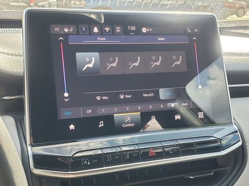 Used 2024 Jeep Compass Limited image 24