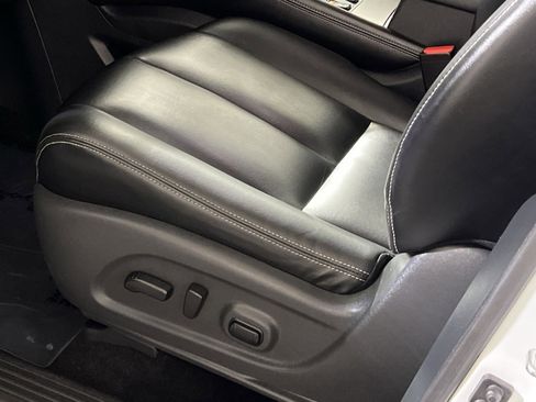 Used 2023 Nissan Murano SV image 12